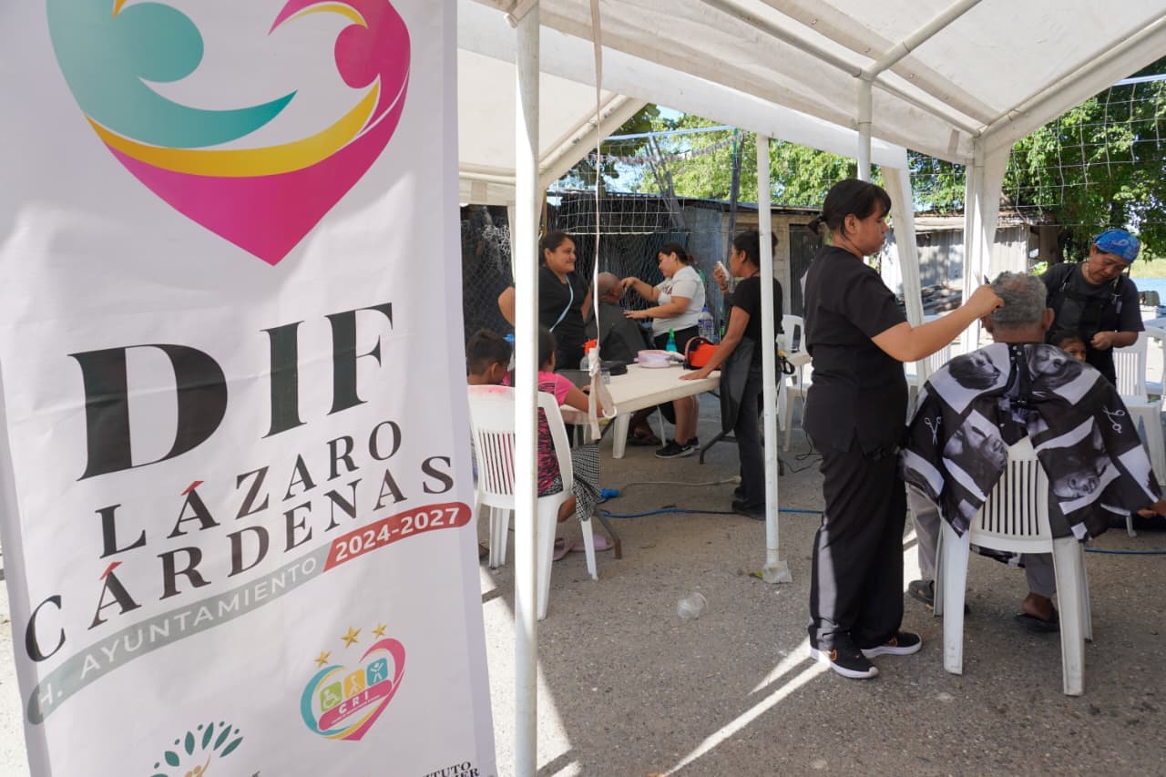 Imagen 1 de DIF Municipal Lleva Campaña de Corte de Pelo a Rivera del Rio Balsas.