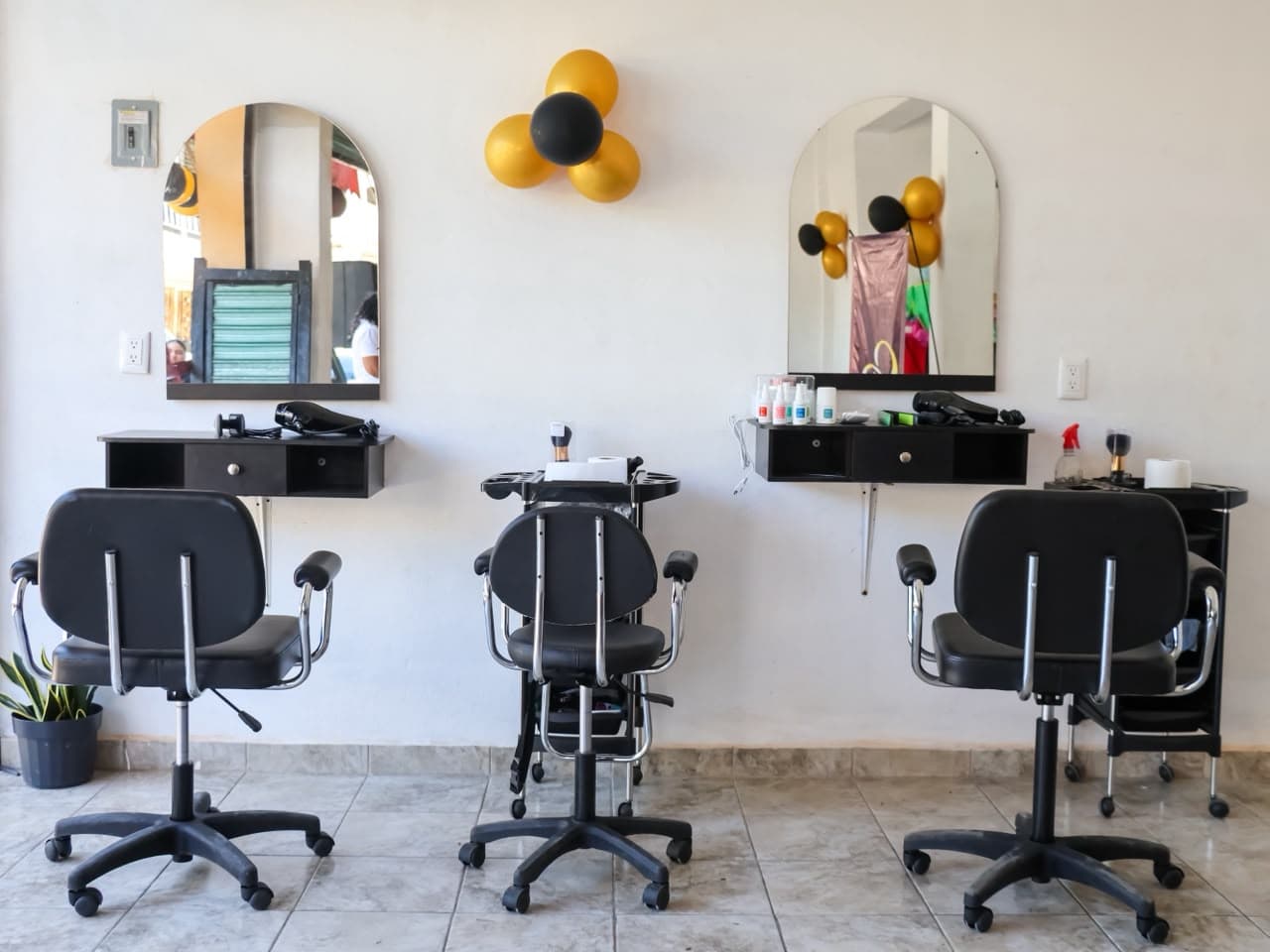Imagen 1 de DIF Municipal Inaugura Estetica en Tenencia Las Guacamayas.