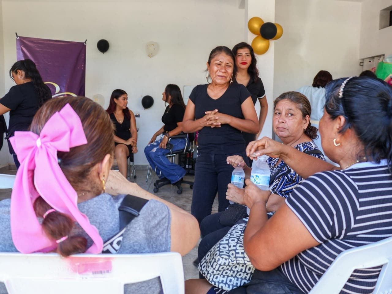 Imagen 7 de DIF Municipal Inaugura Estetica en Tenencia Las Guacamayas.