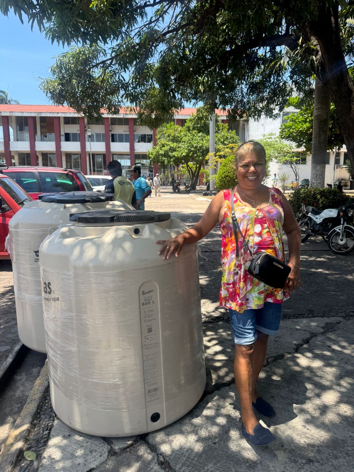 Imagen 2 de Gobierno Municipal Entrega Tinacos Subsidiados en Beneficio de las Familias Lazarocardenenses.