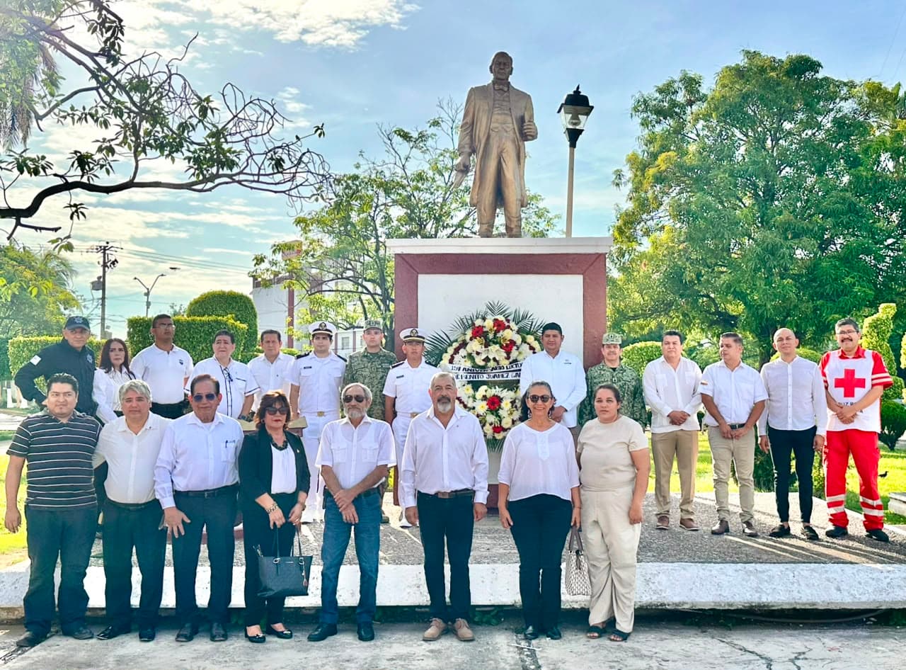 Imagen 3 de Autoridades Conmemoran el 154º Aniversario Luctuoso de Benito Juárez.