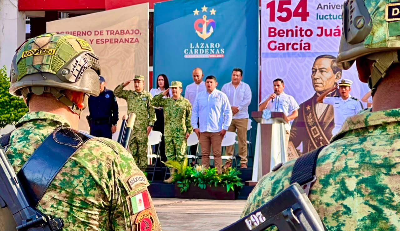 Imagen 6 de Autoridades Conmemoran el 154º Aniversario Luctuoso de Benito Juárez.