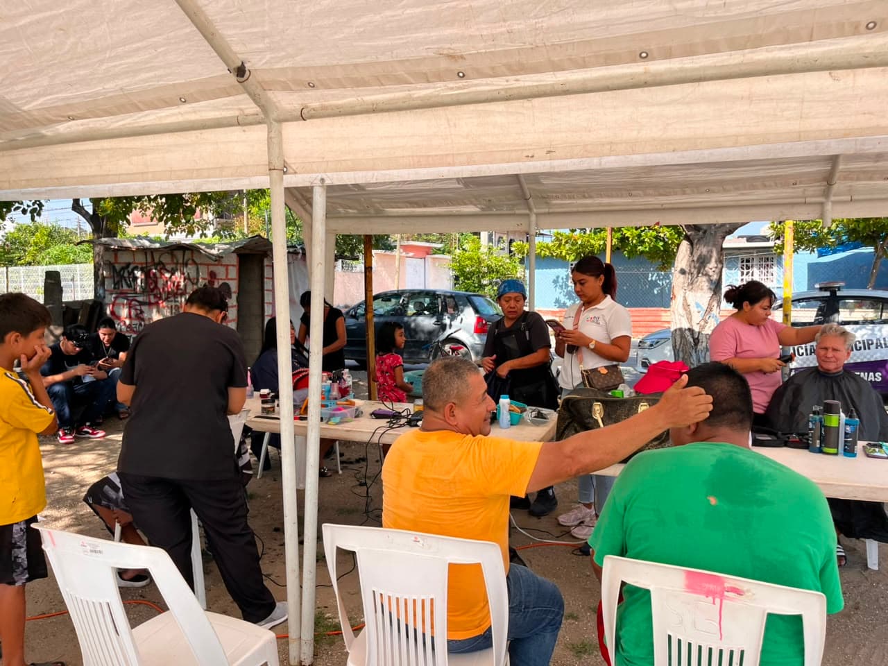 Imagen 2 de Campaña Corte de Cabello Gratuito, Beneficia a Familias de la Colonia Revolución.