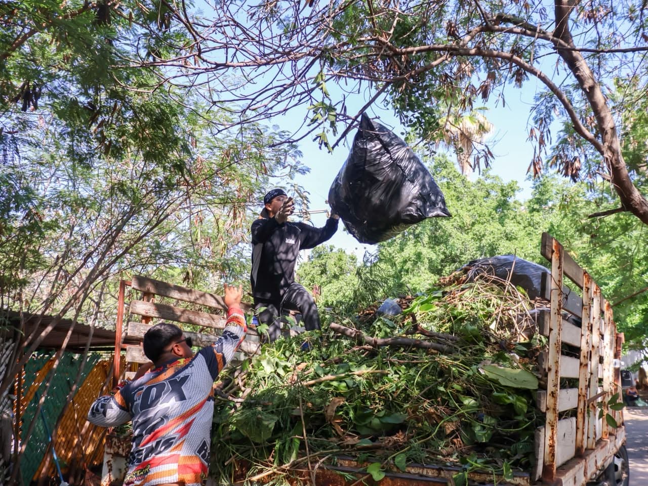 Imagen 1 de Campaña de Limpieza y Descacharrización Recorre el Fraccionamiento Las Torres.