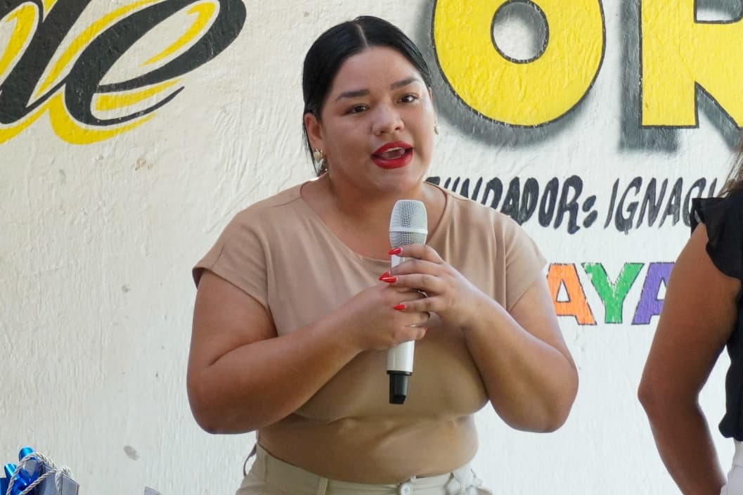 Imagen 2 de Playa Azul, Corona a su Rey y Reina del Adulto Mayor 2026.
