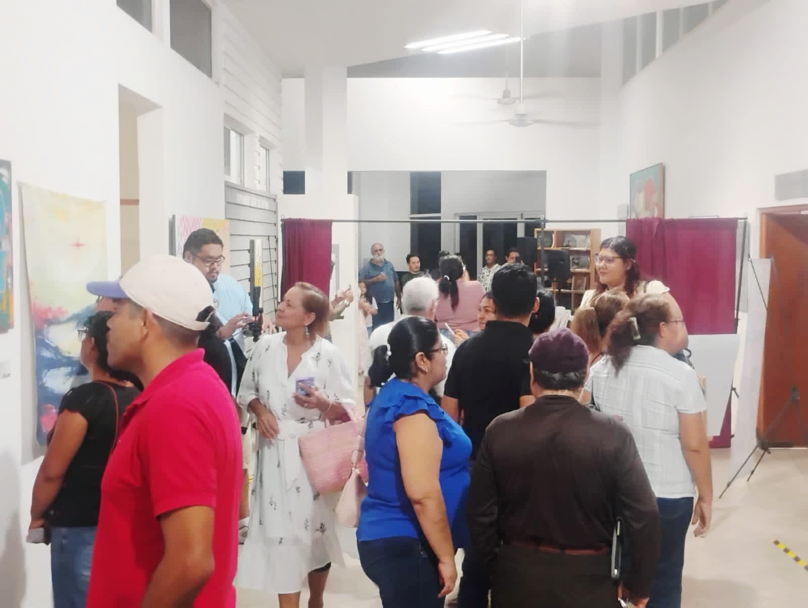 Imagen 3 de MUCAH inaugura la exposición "Julio" del artista Aramís García.