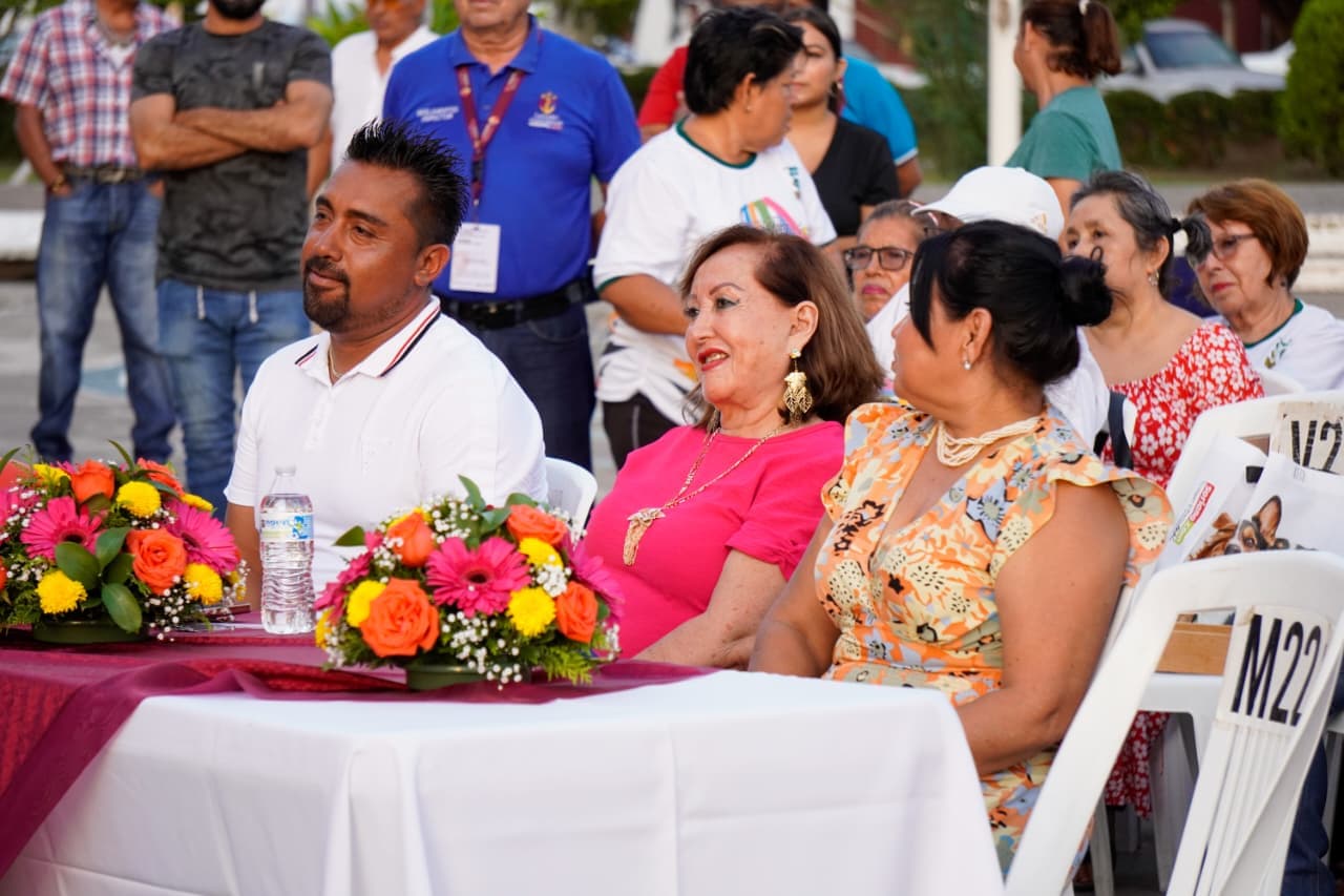 Imagen 9 de Lázaro Cárdenas Tiene Nuevo Rey y Reina del Adulto Mayor 2026.