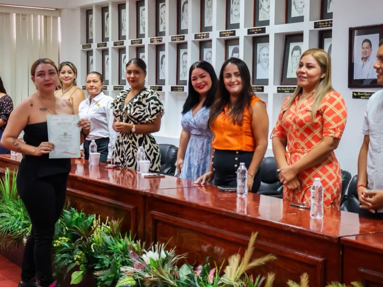 Imagen 1 de Instituto de la Mujer e Icatmi Clausuran Cursos de Corte de Cabello.