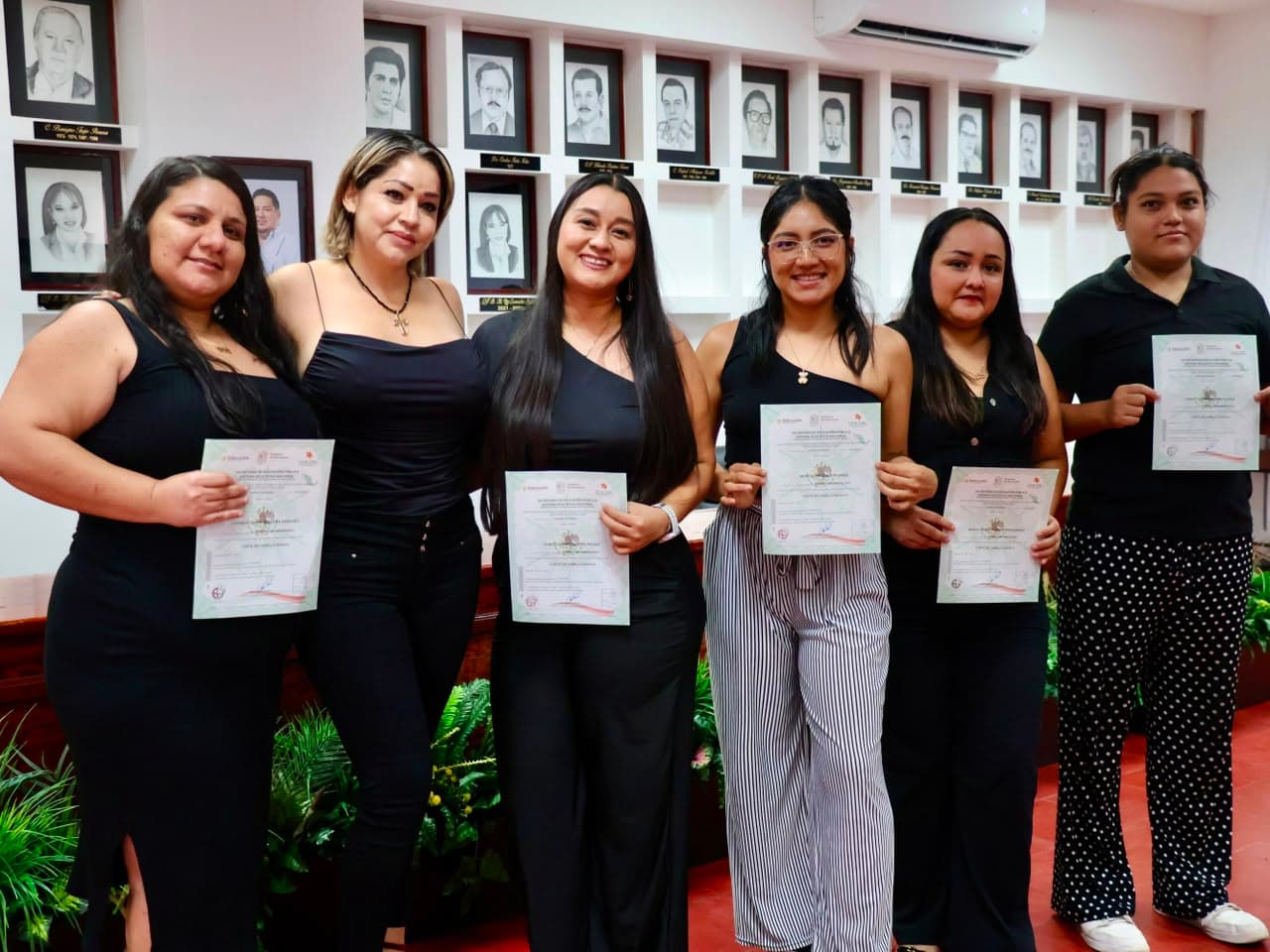 Imagen 9 de Instituto de la Mujer e Icatmi Clausuran Cursos de Corte de Cabello.